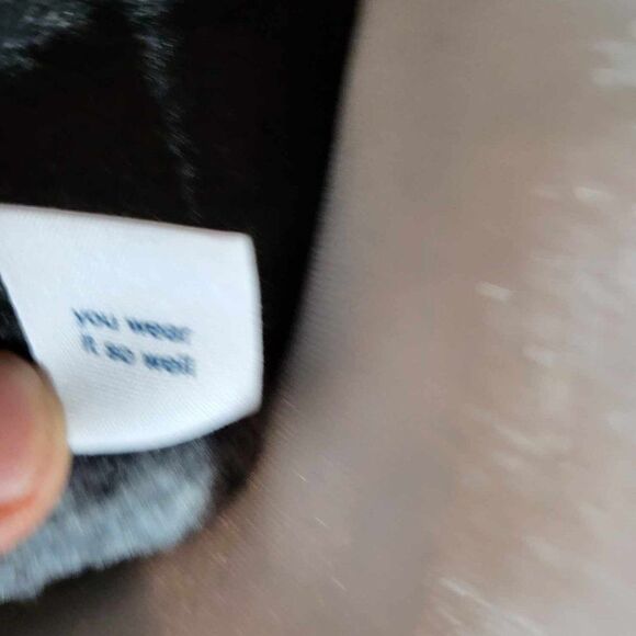 GAP XL Pull over tall wool sweater.Color Black and White - Picture 4 of 10